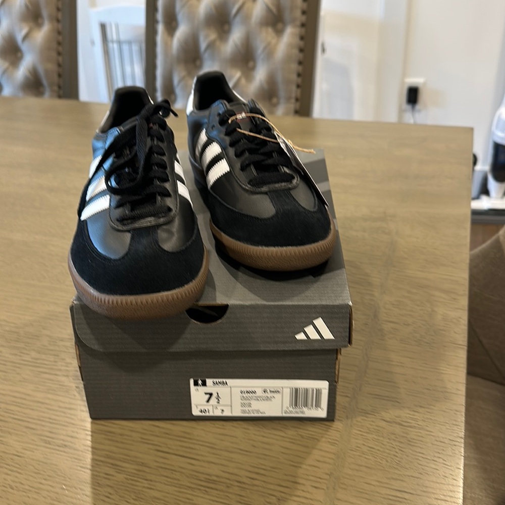Adidas Sambas brand new